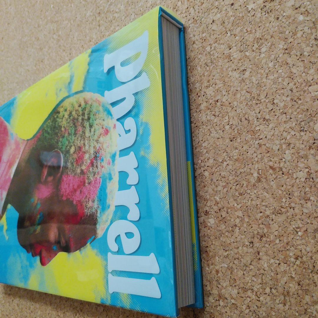 洋書 Pharrell A Fish Doesn't Know It's Wet