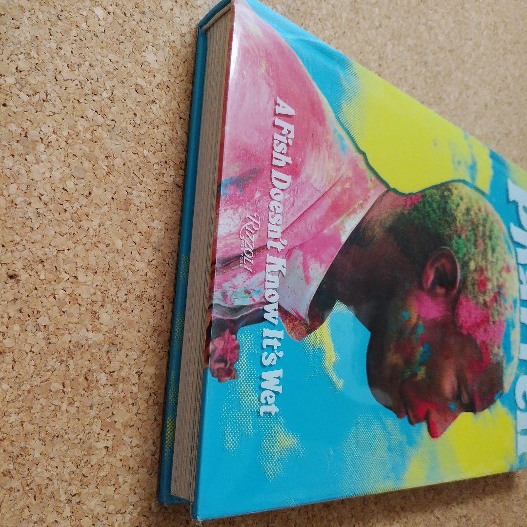 洋書 Pharrell A Fish Doesn't Know It's Wet