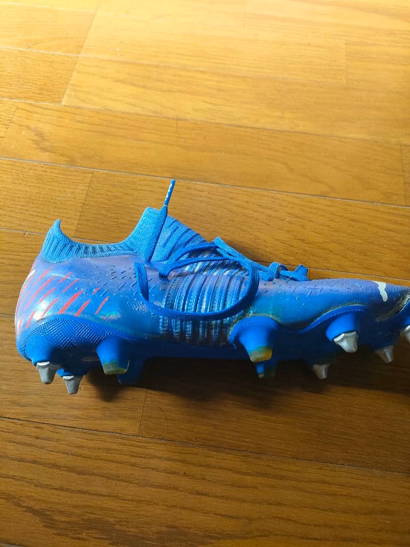 サッカースパイク　PUMA フューチャー　※奈良クラブ鈴木大誠選手使用済サイン入