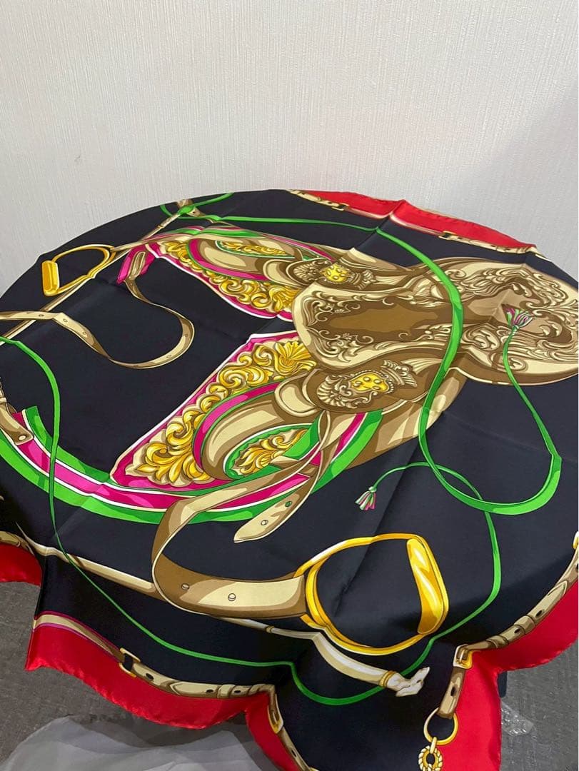 【美品】CELINE セリーヌ　シルクスカーフ　約86cm×86cm