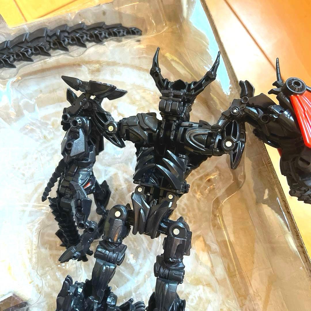 トイザらスオリジナル　インファーノカス　トランスフォーマー 最後の騎士王
