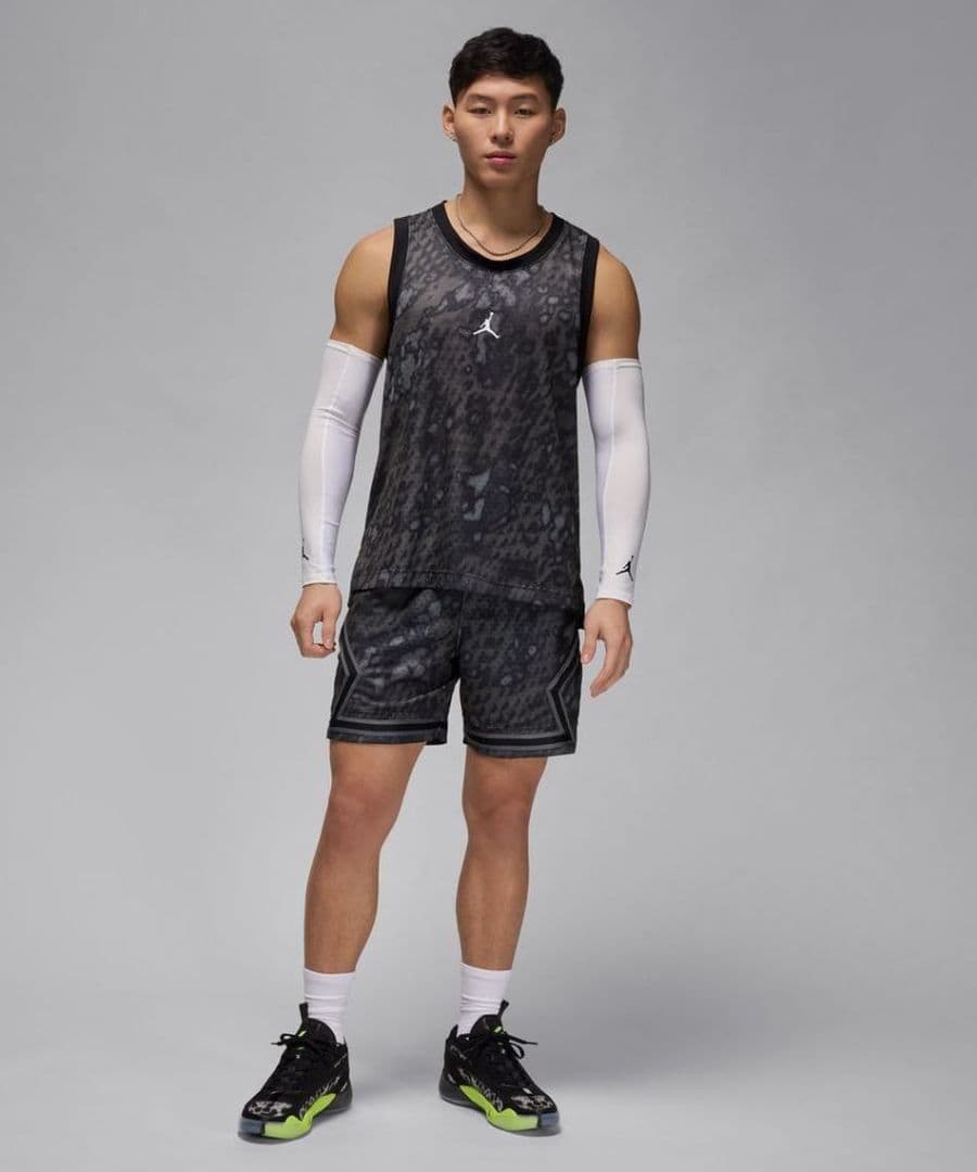 ジョーダン ナイキ バスケ 上下 ノースリーブシャツ ショートパンツ 新品 L