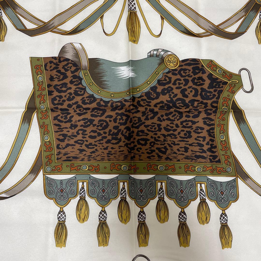 HERMES カレ90 シルク100% 王家柄 紋章柄 家紋柄