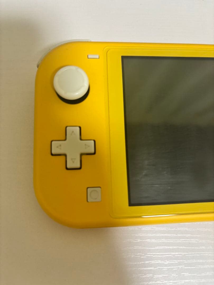 Nintendo Switch Lite イエロー 本体 カバーとフィルム付き