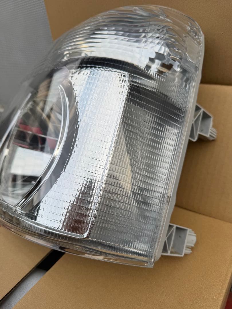 ⭐︎R6年2月式　DA16T キャリートラック　中古　　左ヘッドランプユニット⭐︎