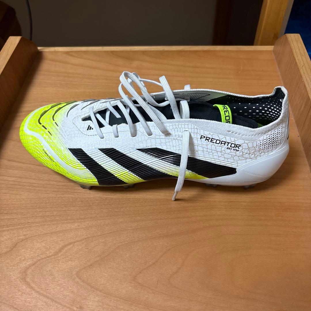 adidas Predator サッカーシューズ