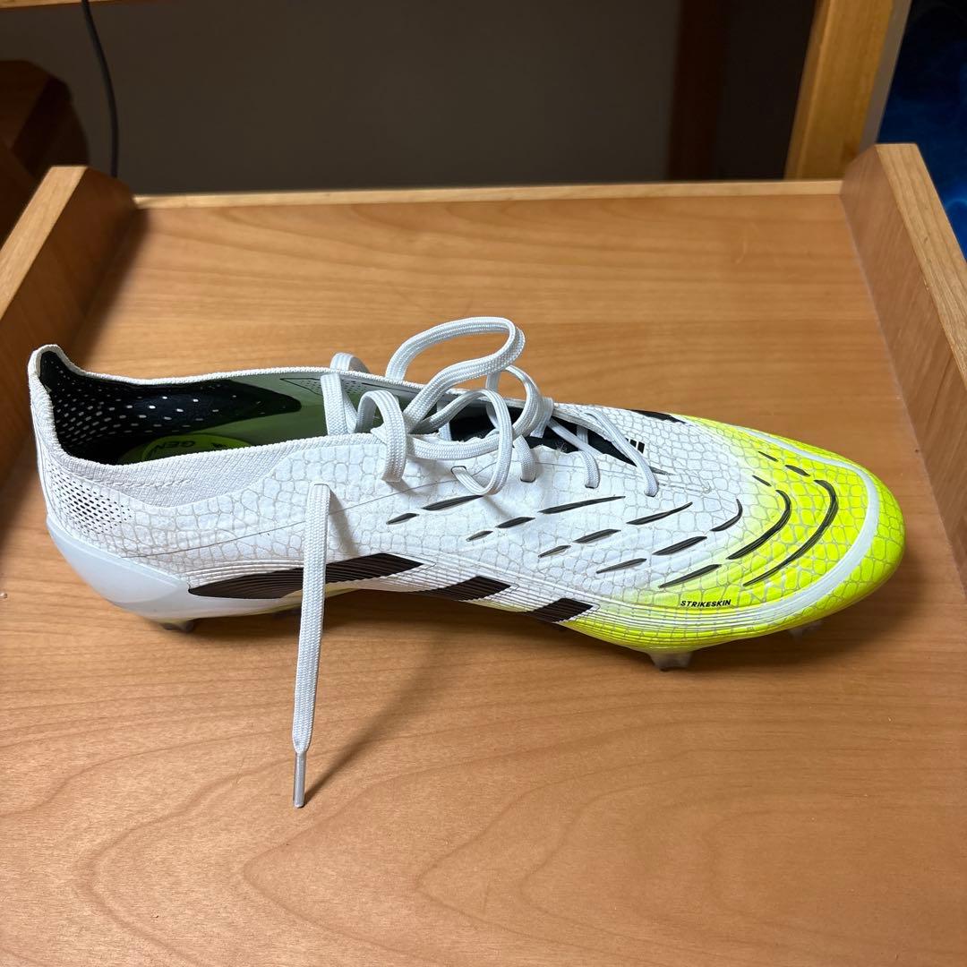 adidas Predator サッカーシューズ