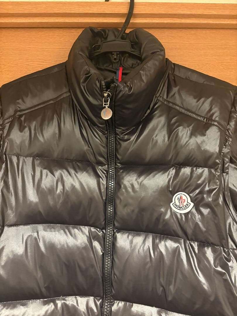 大柄な男性に是非 サイズ6 MONCLER ブラックダウンベスト