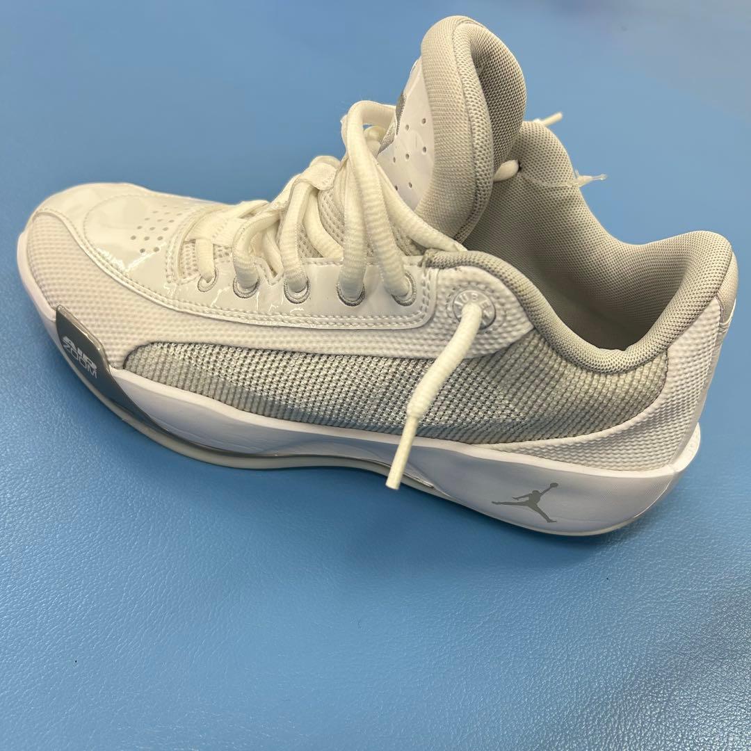 Nike LUKA .77 バスケットボールシューズ ホワイト
