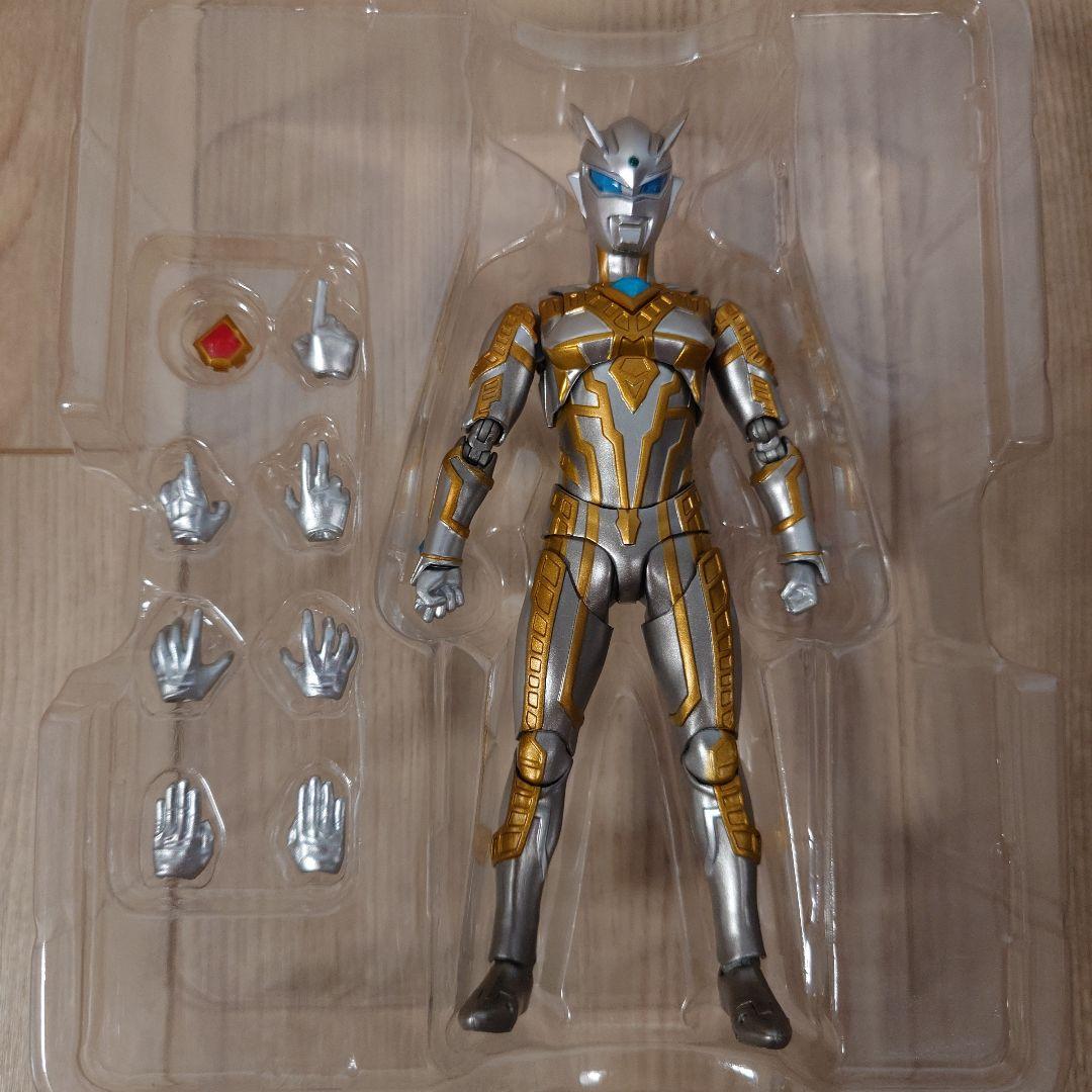 【開封品】S.H.Figuarts　ウルティメイトシャイニングウルトラマンゼロ