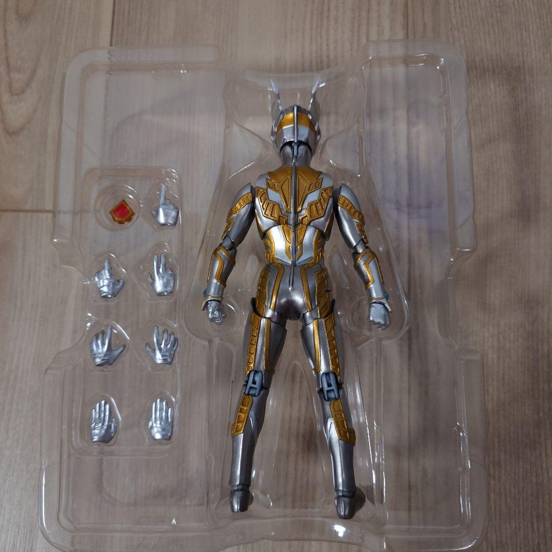 【開封品】S.H.Figuarts　ウルティメイトシャイニングウルトラマンゼロ