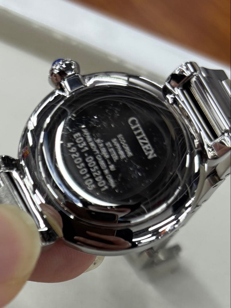 シチズン ソーラー時計　EM1060-87L