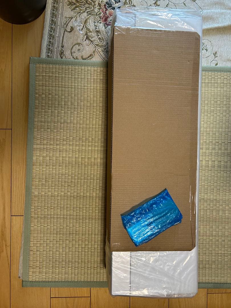 ダイキン　超薄型デザインエアコン　再熱除湿冷房2.2kw