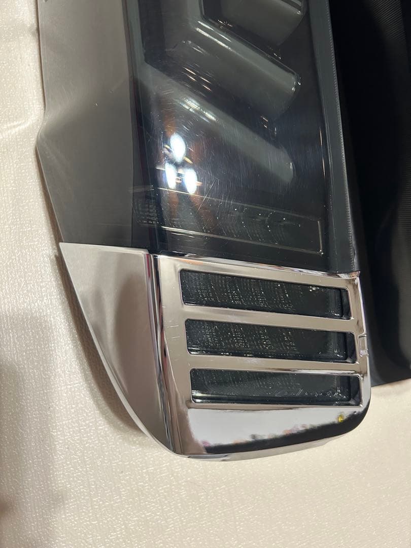 Valenti LEDテールランプ REVO 80系ノア・ヴォクシー