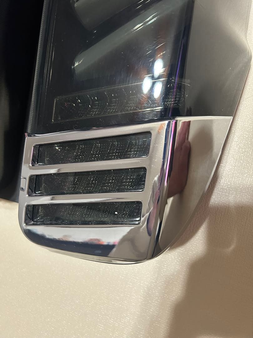 Valenti LEDテールランプ REVO 80系ノア・ヴォクシー