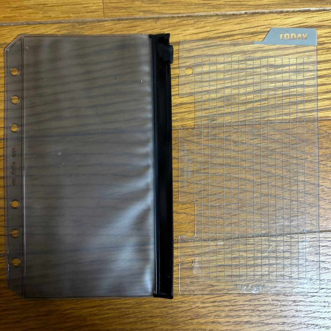 PRADAスケジュール手帳カバー　三角プレート