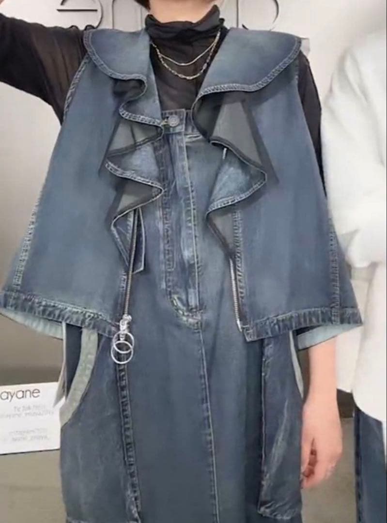 新品　未使用　ayane ダンガリー　フリル　ベスト　ネイビー