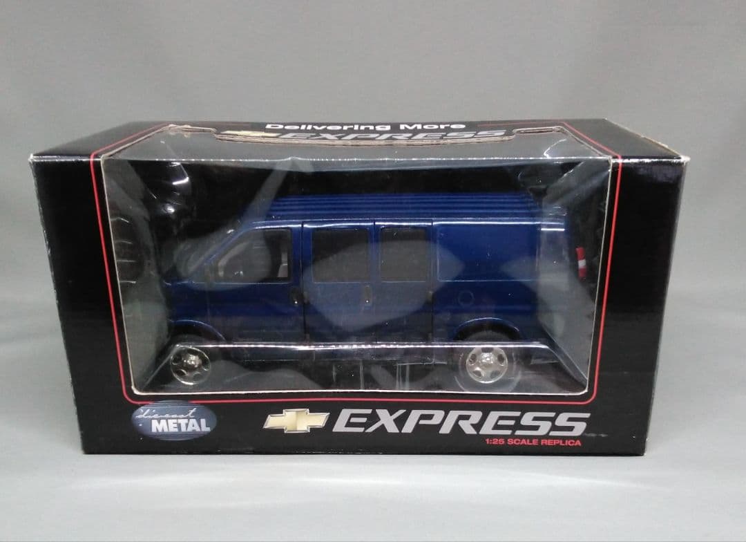 Chevrolet Express 1/25スケール ミニカー