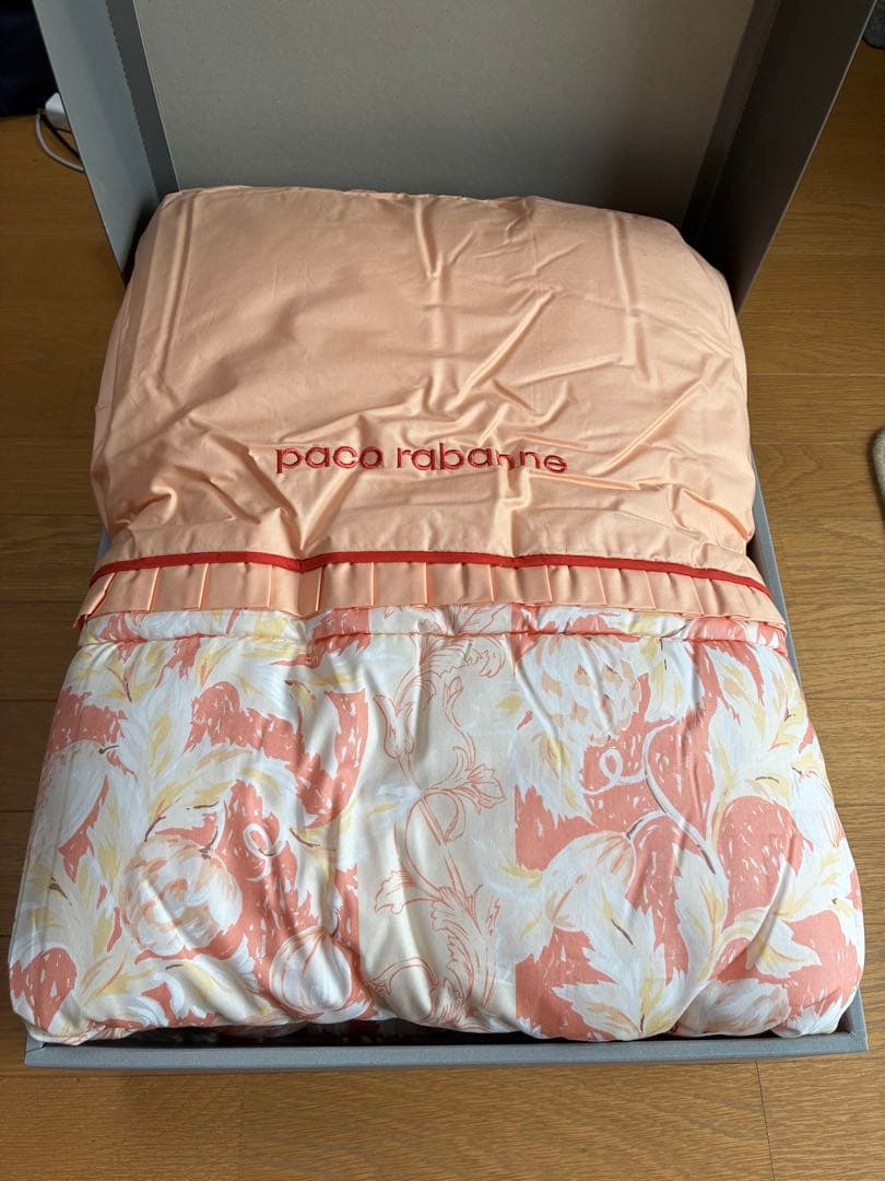⚪︎paco rabanne 肌掛布団 140cm x 190cm シルク混10%
