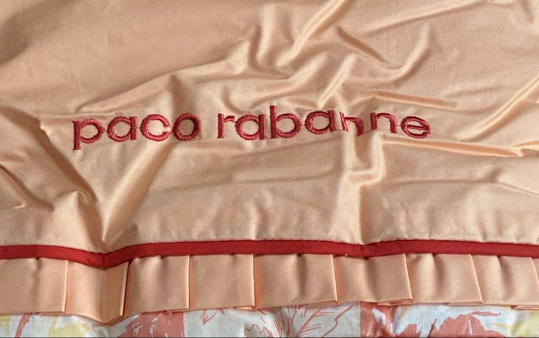 ⚪︎paco rabanne 肌掛布団 140cm x 190cm シルク混10%