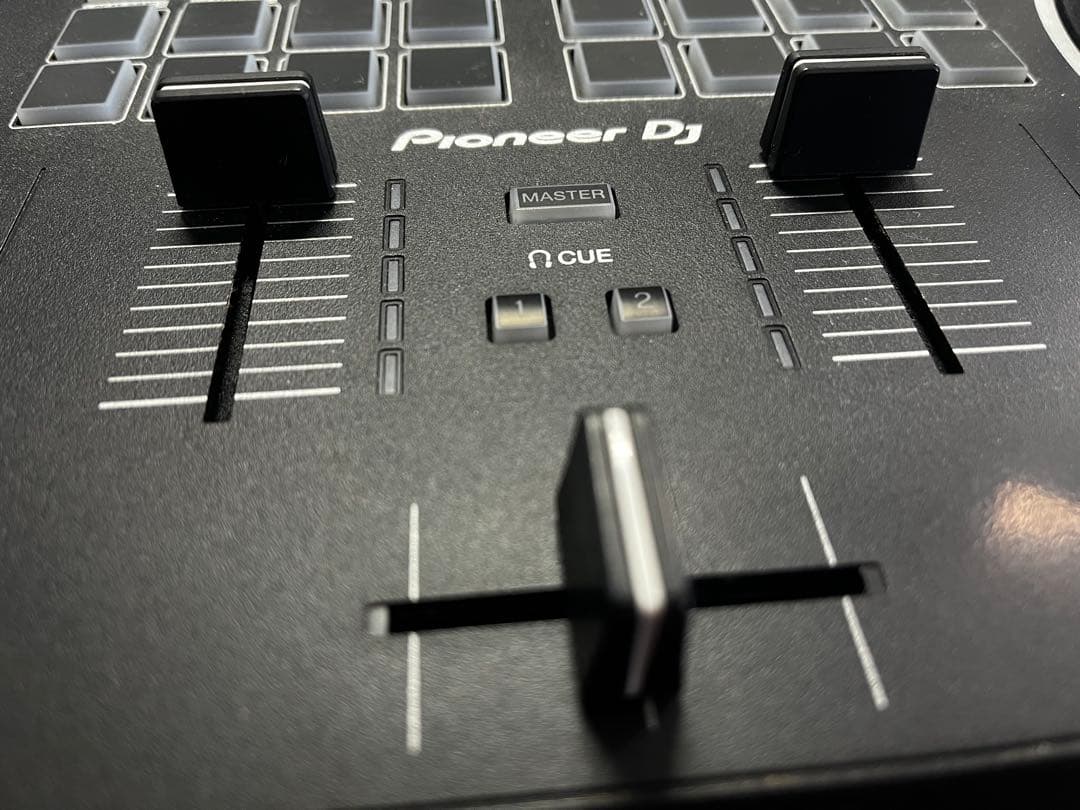 Pioneer DJ DDJ-REV1 コントローラー