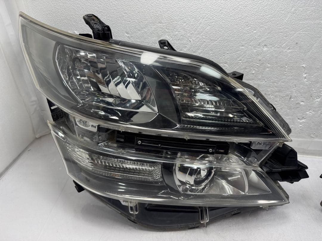 20系ヴェルファイア GGH20W純正 HID ヘッドライト 左右セット