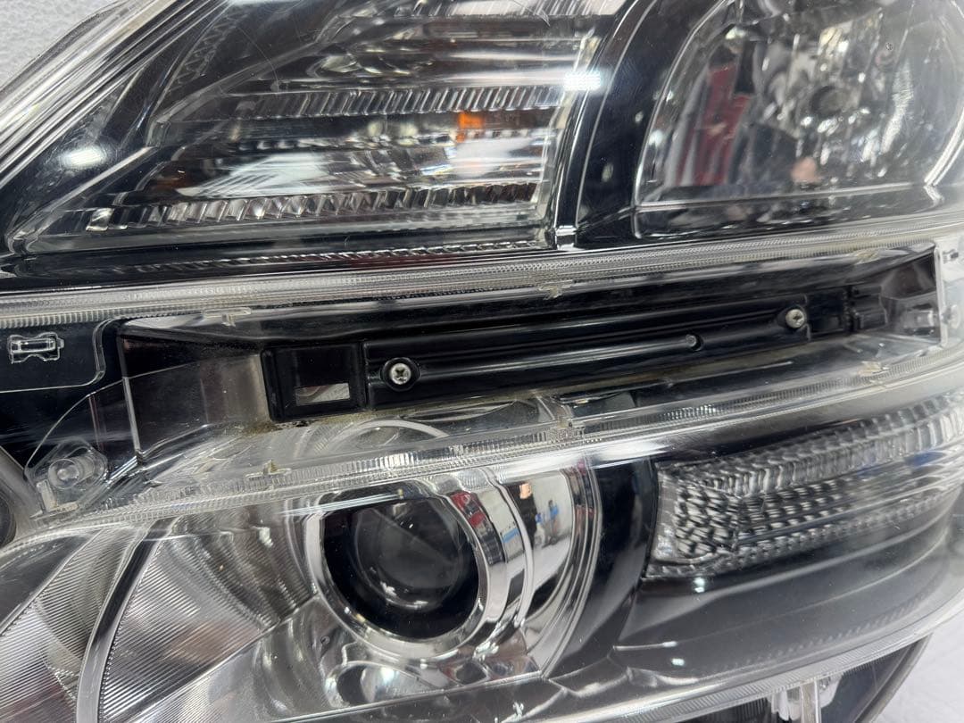20系ヴェルファイア GGH20W純正 HID ヘッドライト 左右セット