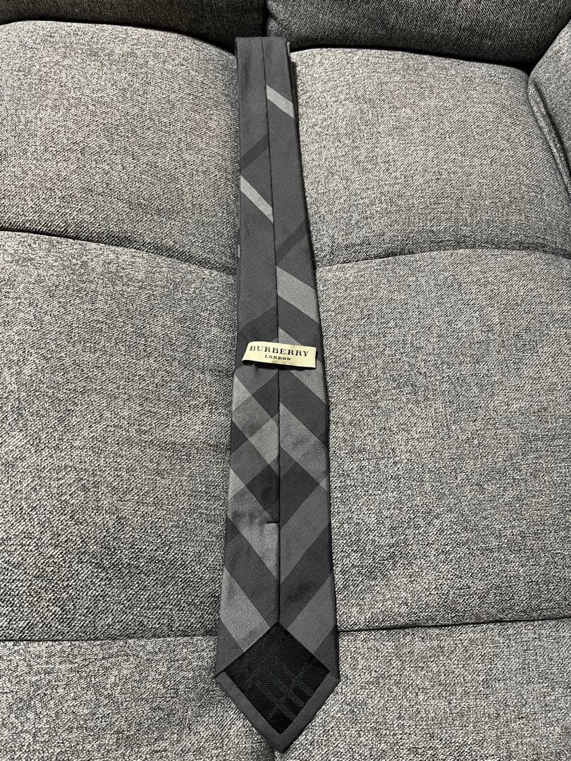 マ*ま様 Burberry グレー系 チェック柄 ネクタイ