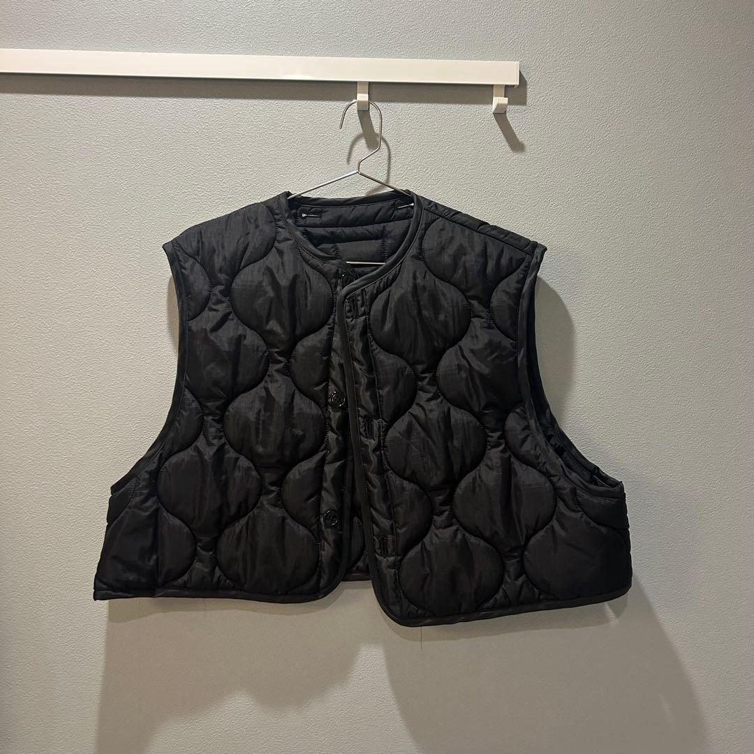 ハイク　QUILTED CROPPED VEST hyke