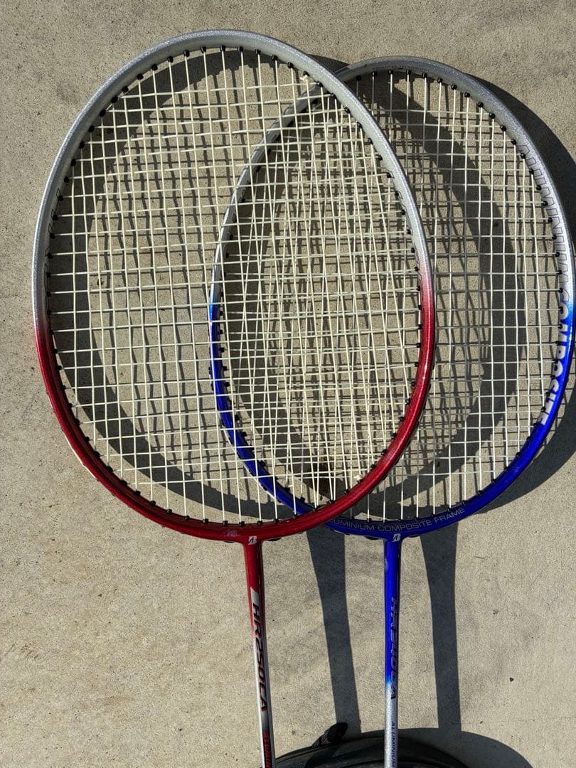 ブリヂストン　バトミントンラケット２本セット
