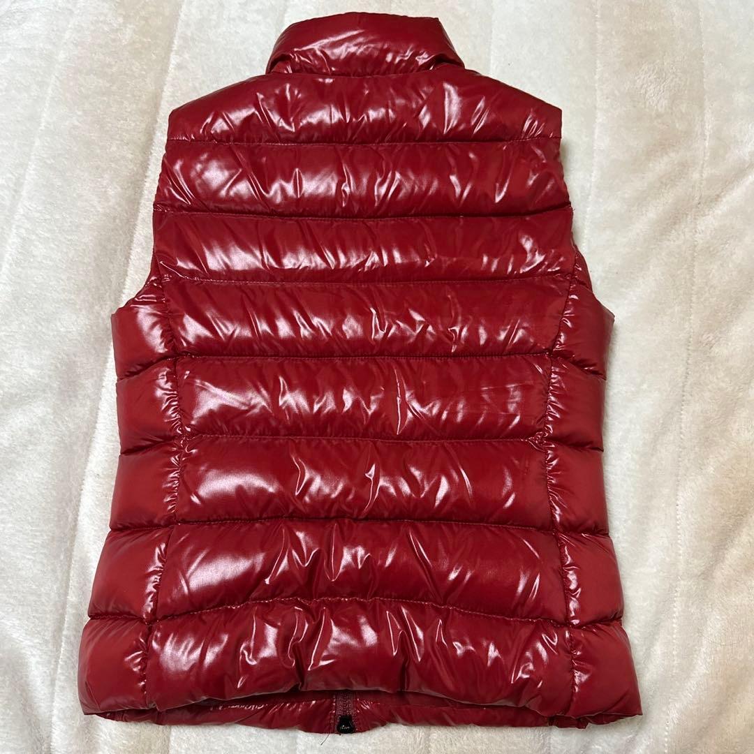一*！様 MONCLER 赤 ダウンベスト