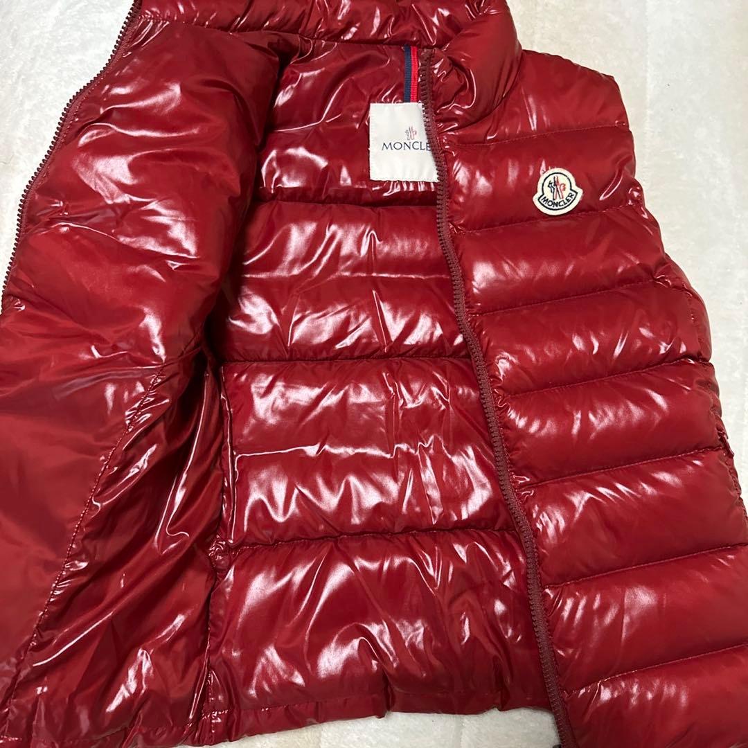一*！様 MONCLER 赤 ダウンベスト