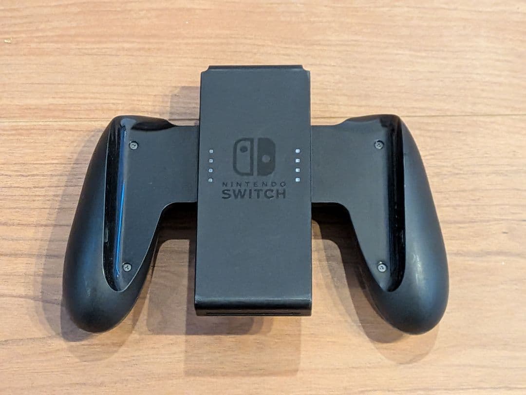 ​【完品】Nintendo Switch 本体（新モデル） ＋ おまけケース付き