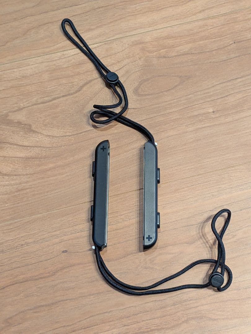 ​【完品】Nintendo Switch 本体（新モデル） ＋ おまけケース付き