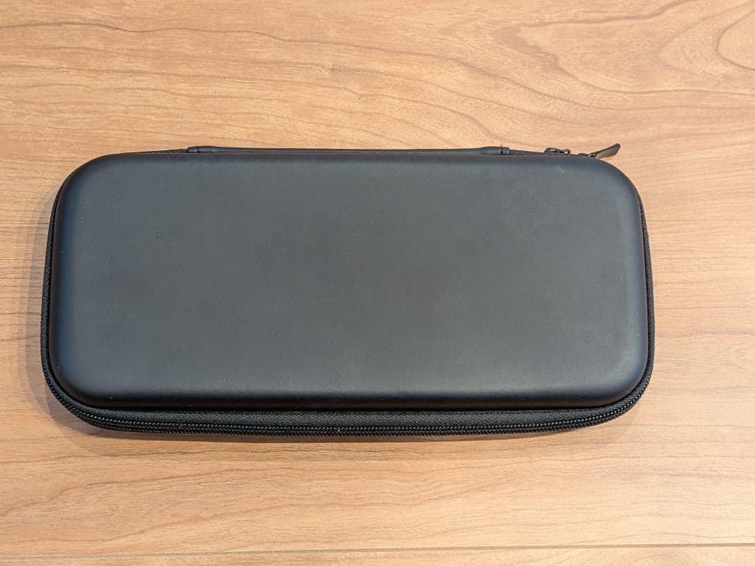 ​【完品】Nintendo Switch 本体（新モデル） ＋ おまけケース付き