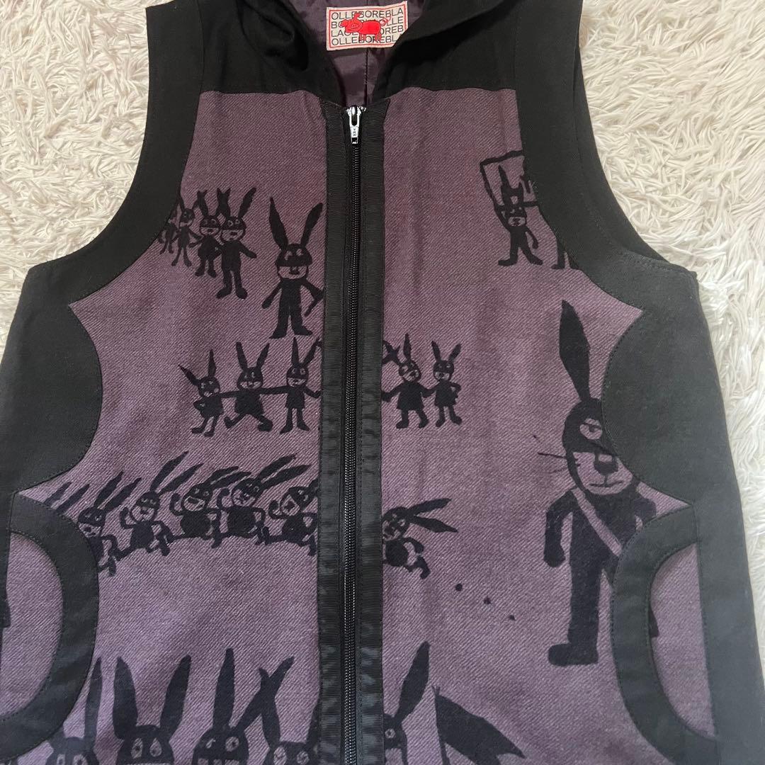 【SALE】アルベロベロ　アンゴラ混ベスト　フード　うさぎ柄　ウサギ　ブラック