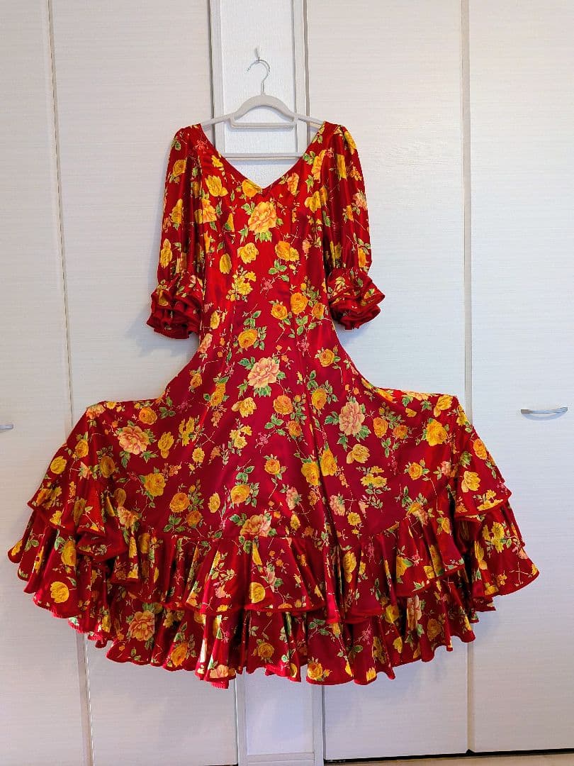 美品 フラメンコドレス 朱赤 × 花