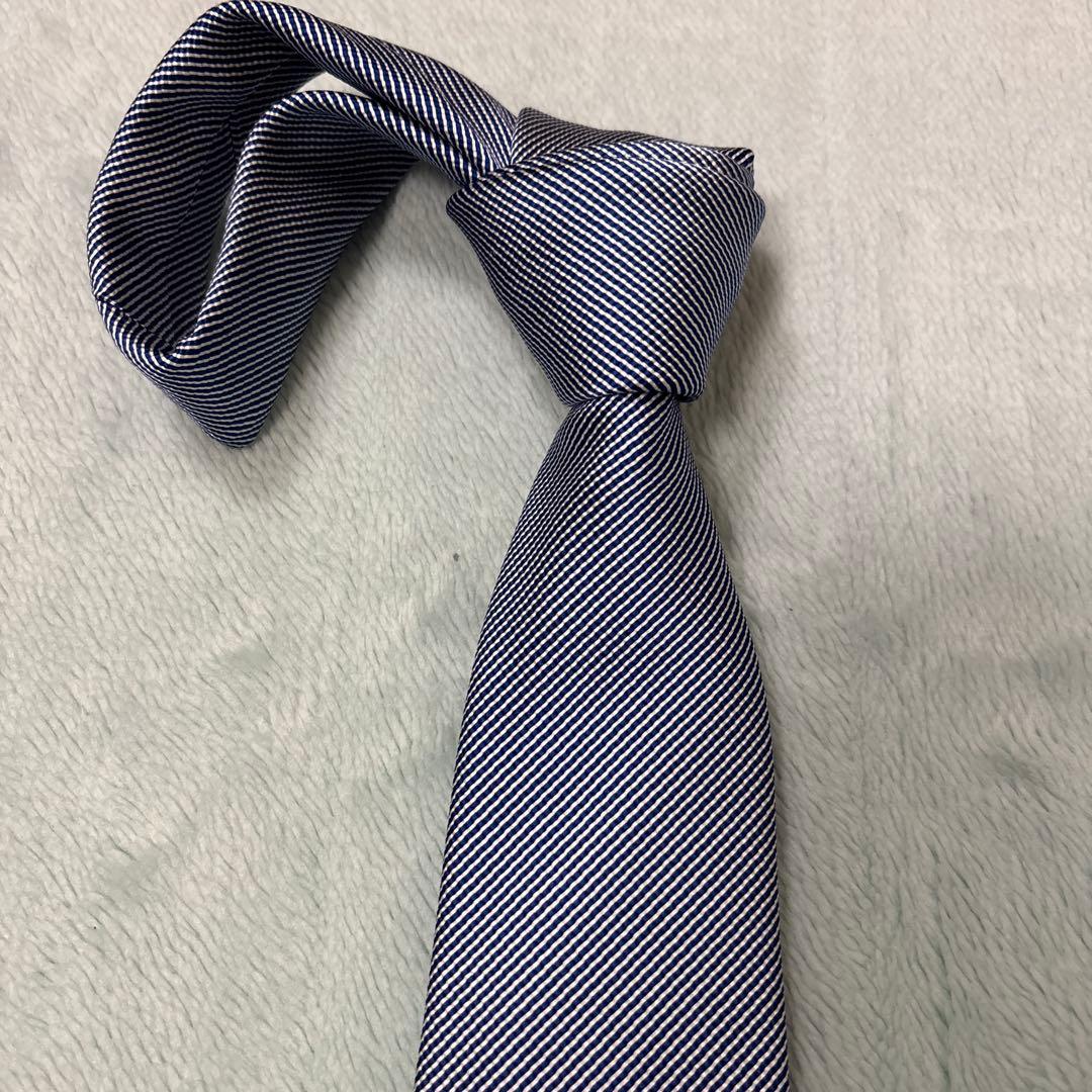 新品　GIORGIO ARMANI イタリア製ネクタイ　 BLUE色