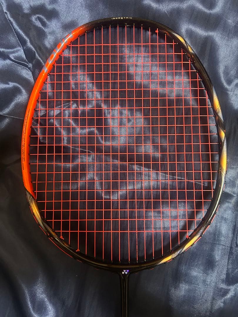 りYONEX バドミントンラケット 77ツアー4UG5
