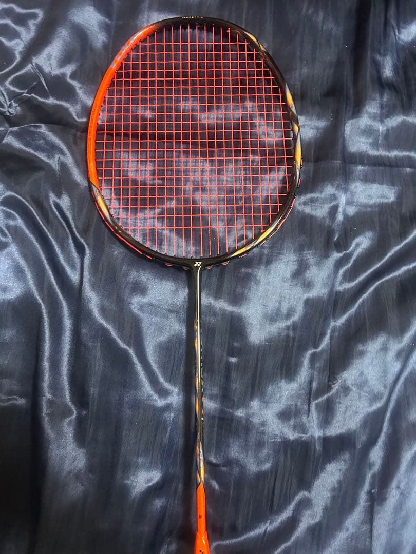 りYONEX バドミントンラケット 77ツアー4UG5