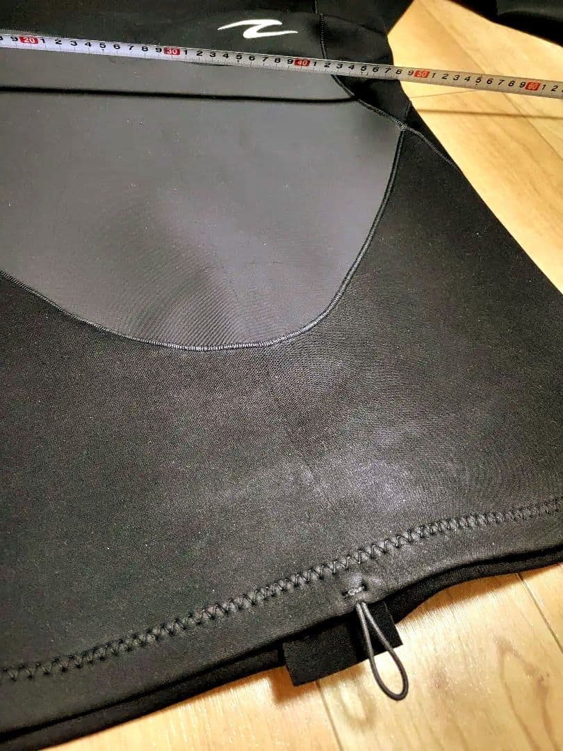 Rip Curl タッパー ブラック 1.5mm