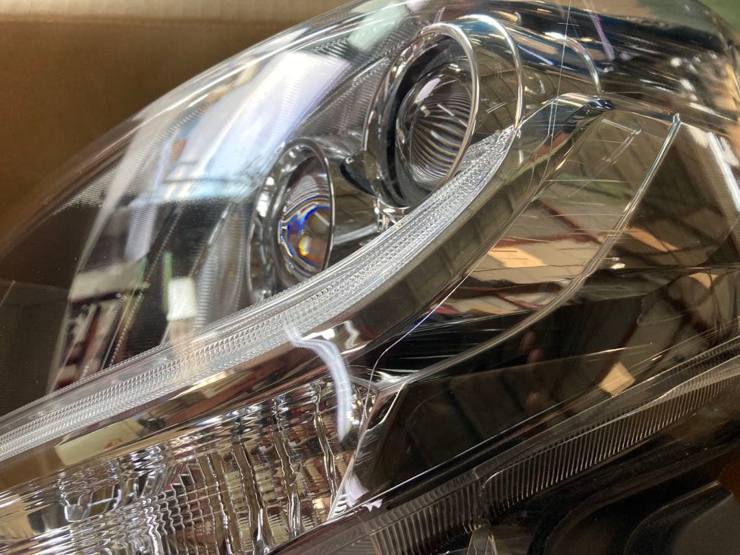 ダイハツ　タントLA600S 左ヘッドライト