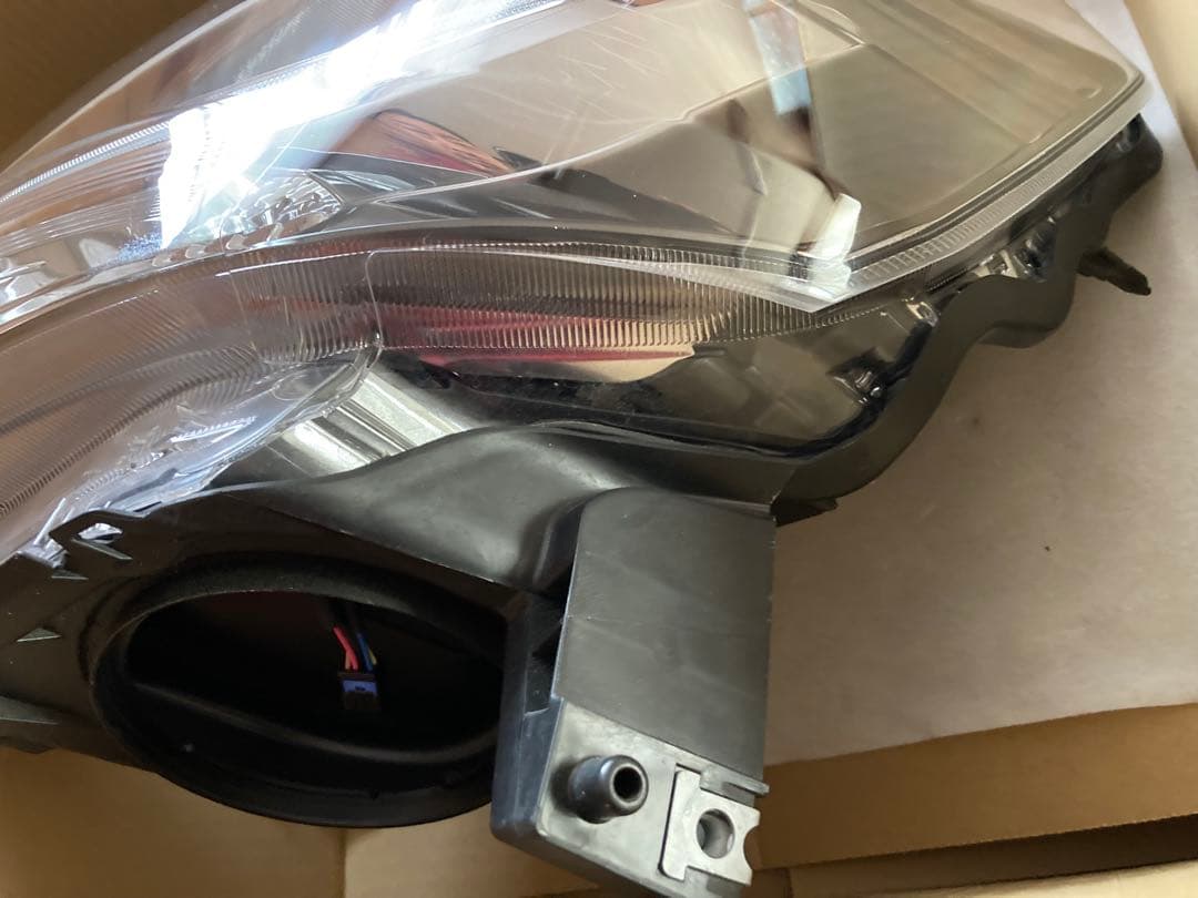 ダイハツ　タントLA600S 左ヘッドライト