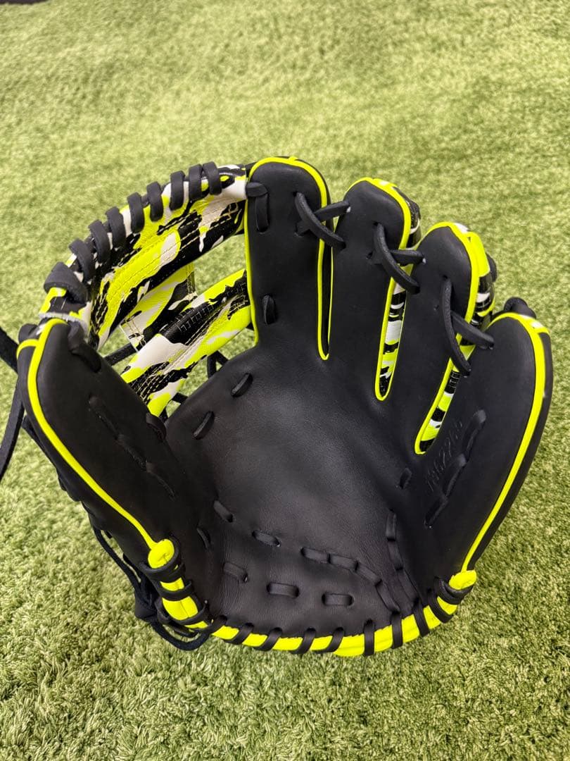 ✨超貴重✨Under Armour グローブ迷彩 内野手用 軟式グローブ