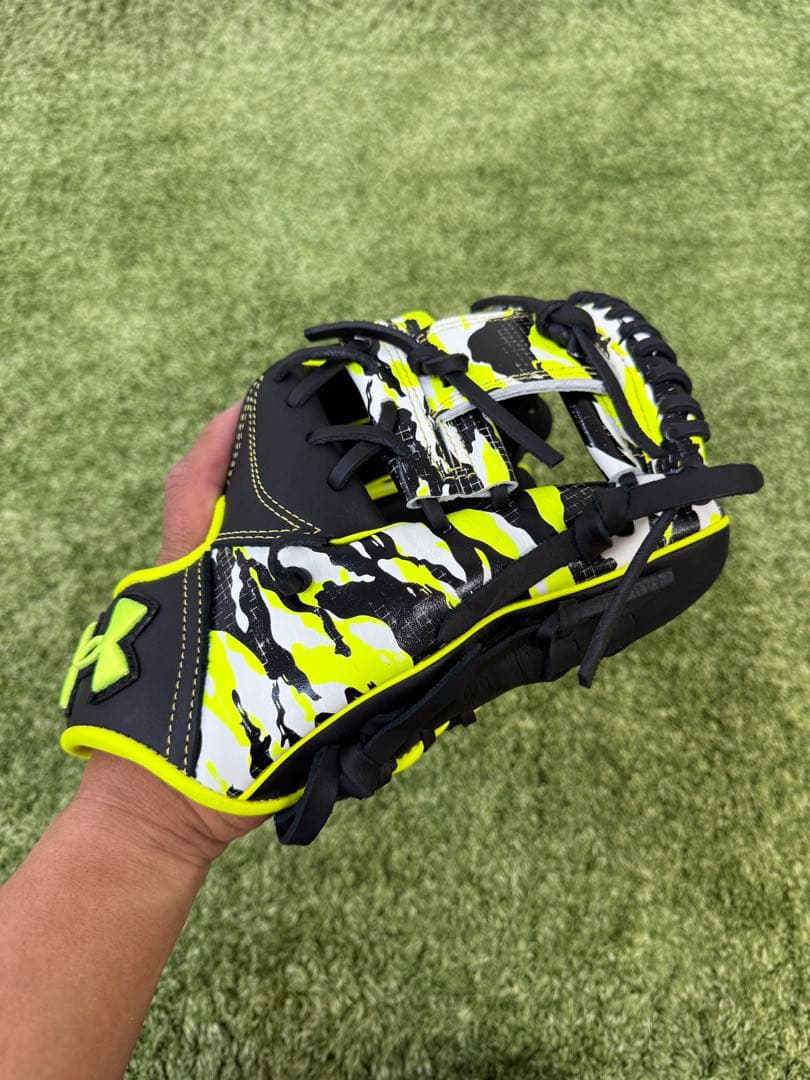 ✨超貴重✨Under Armour グローブ迷彩 内野手用 軟式グローブ