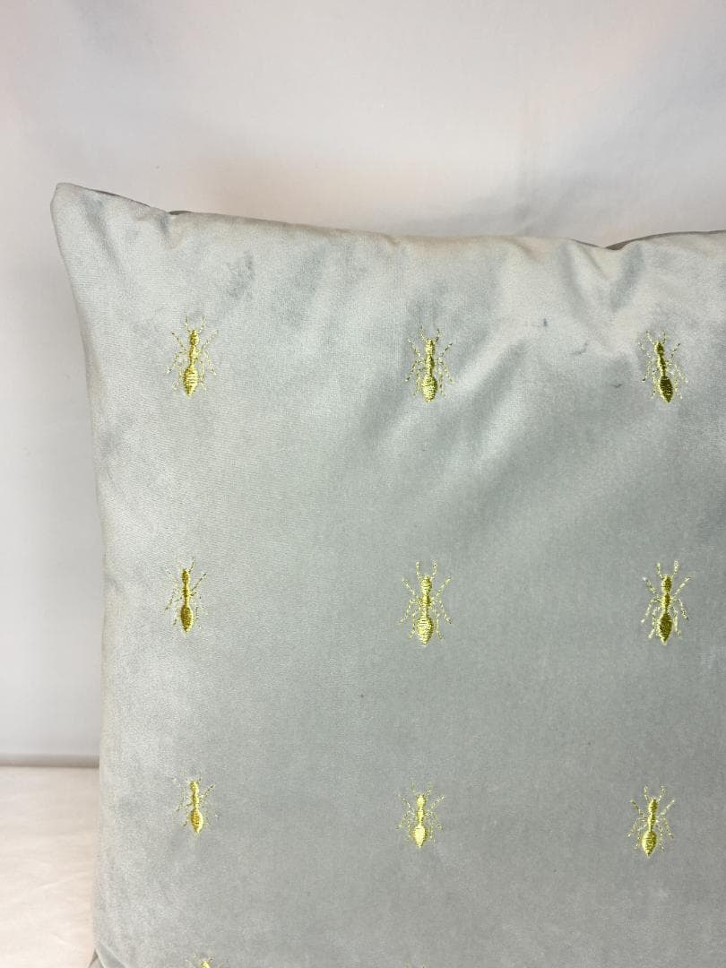 ▲廃番▲　KARE　カレ　45x45cm　クッション　アンツ　蟻　グレー