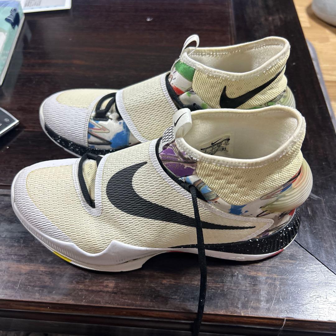 Nike 特別デザイン バスケットボールシューズ