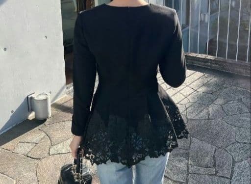 美品 JENNE ジェンヌ ペプラムレース ブラウス 無地 シンプル ブラック