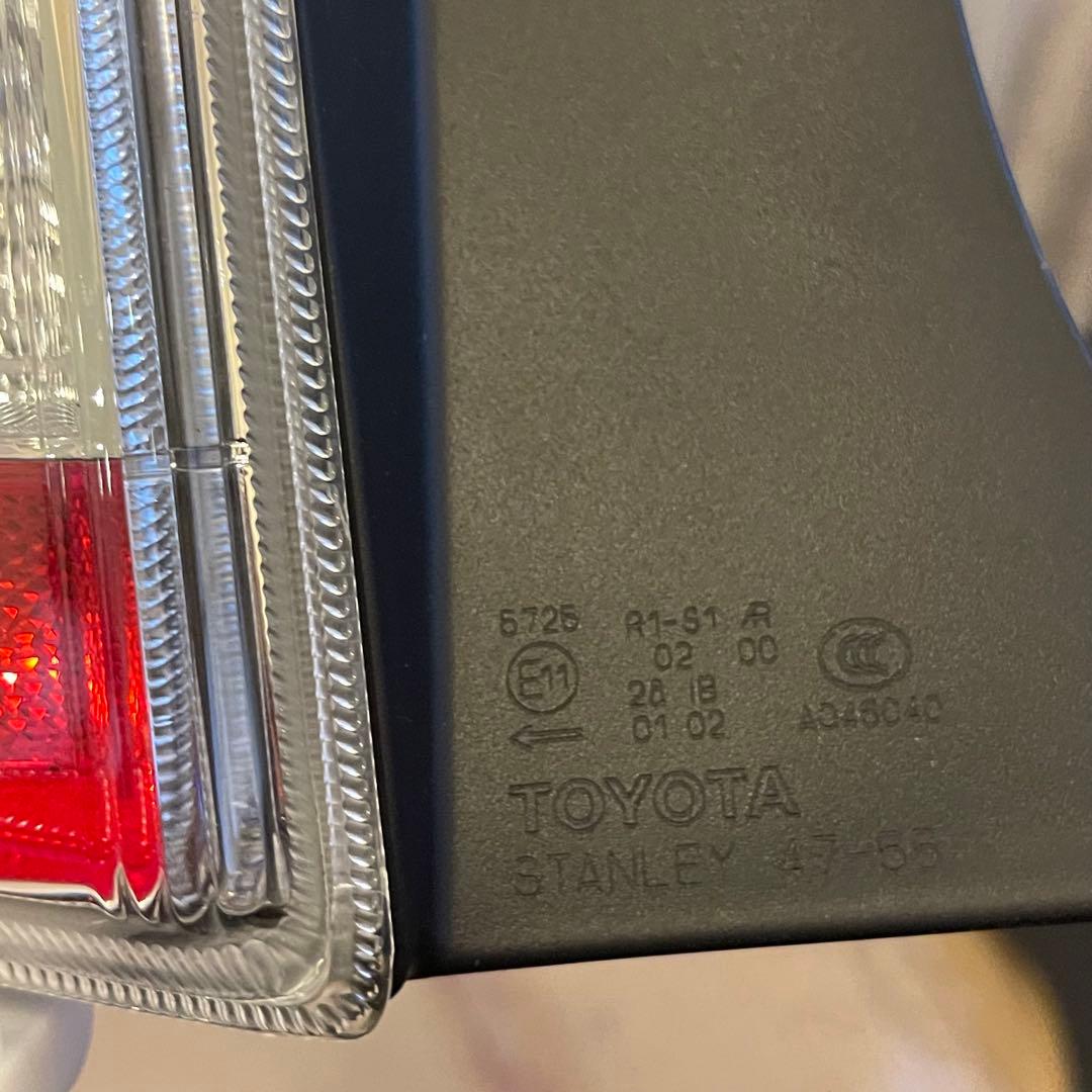 プリウス後期テールランプ左右セットZVW30 LED STANLEY47-55