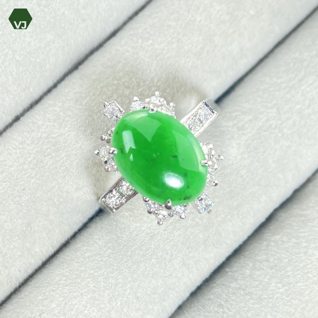 【16-8】翡翠（ジェイダイト）　ダイヤモンド　リング　D0.25ct